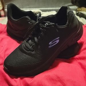 Shoes, 8 1/2, black, Sketchers, arch support, wide, mesh